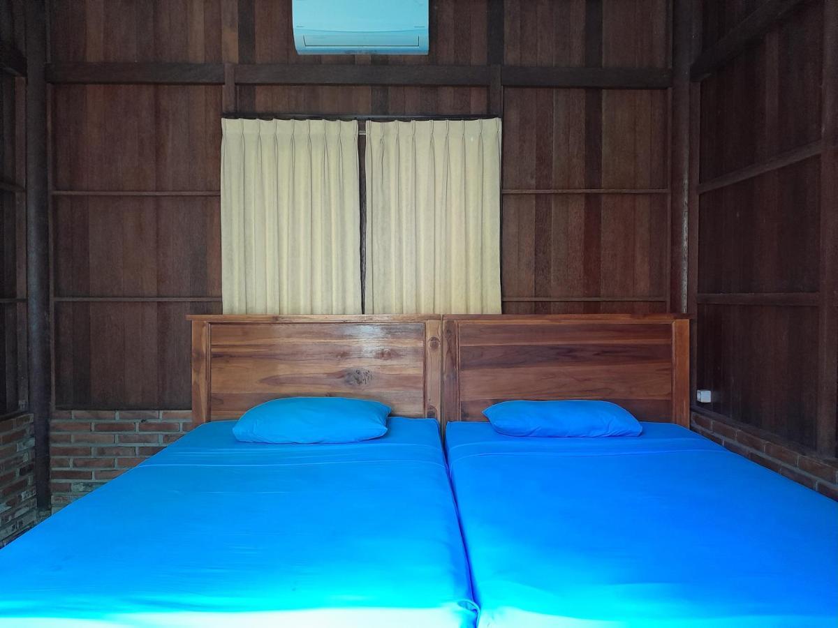 Khalisha Villa Airsatang Exterior photo